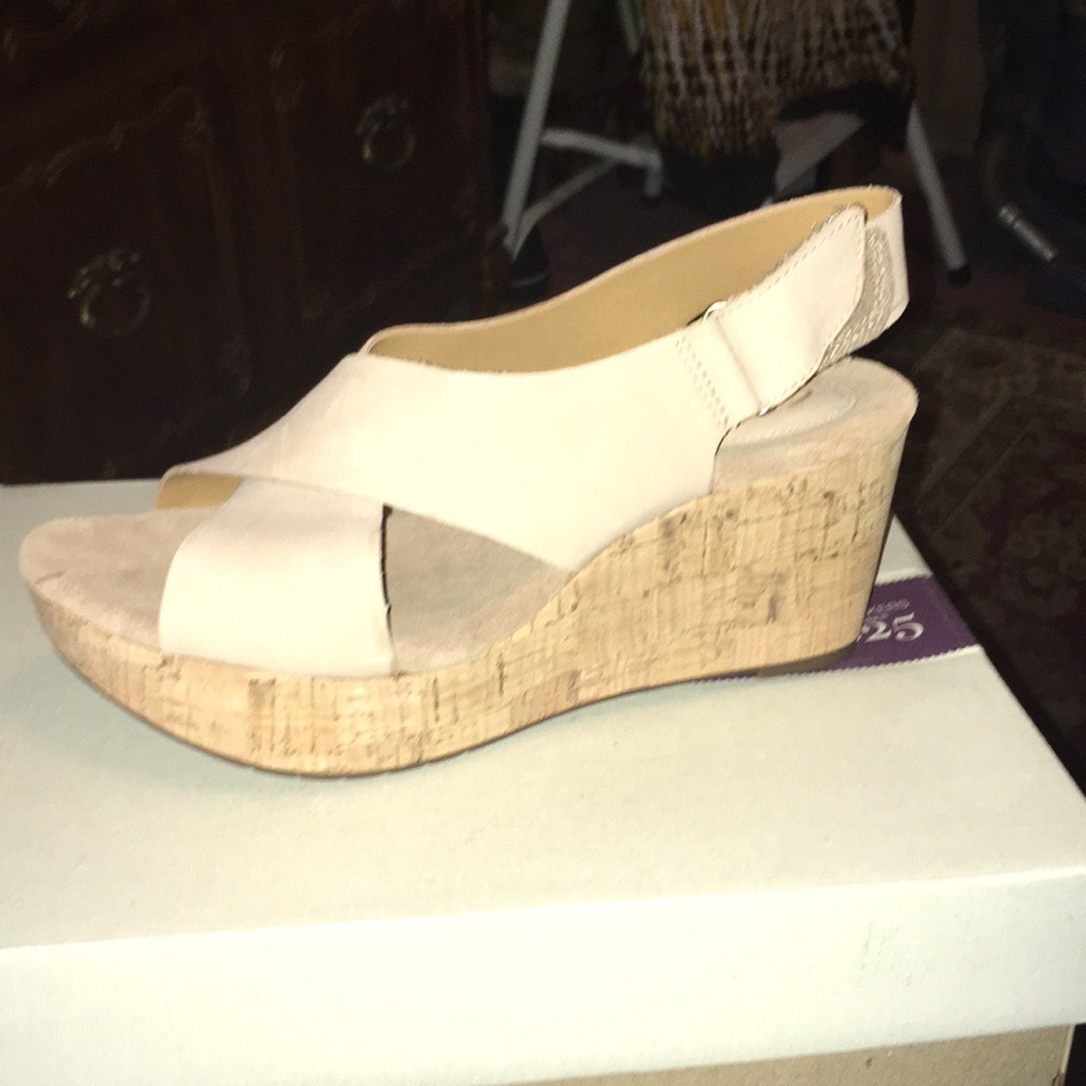Wedge shoes